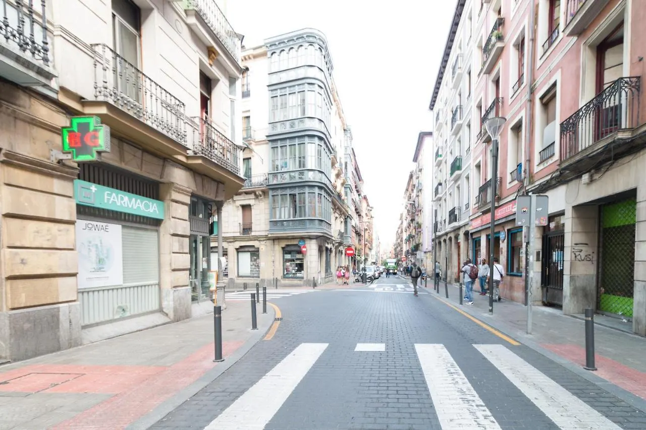Renovado y elegante apartamento céntrico by S@H! Bilbao España