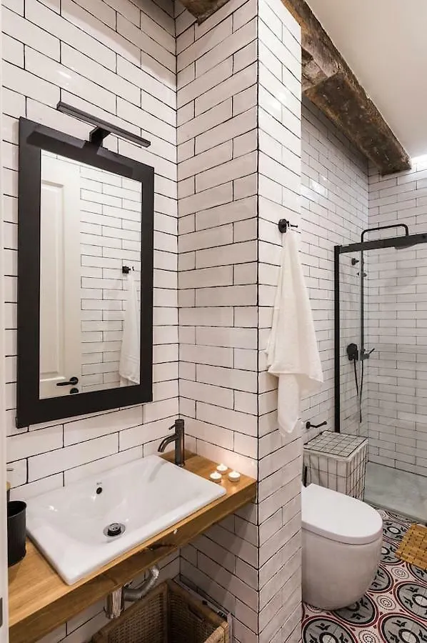 Renovado y elegante apartamento céntrico by S@H! Bilbao España
